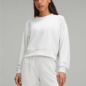 Lululemon Softstreme Perfectly Oversized
Cropped Crew